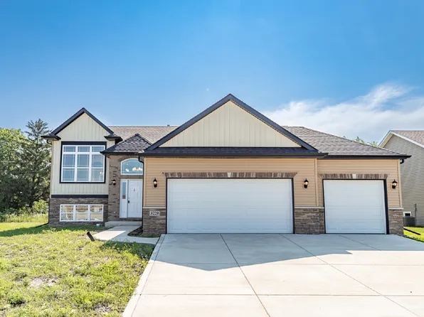 8229 Marshall St, Merrillville, IN 46410