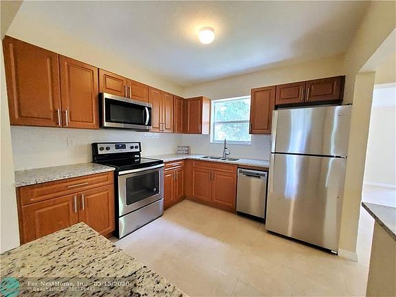 3rd image of 1064 Carolina Ave