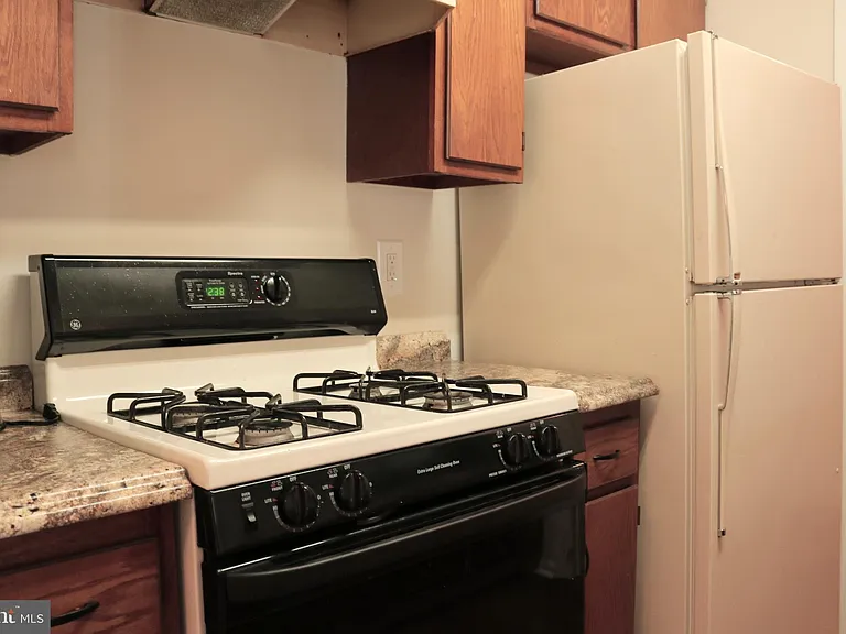 1301 Woodhollow Dr — Photo 9