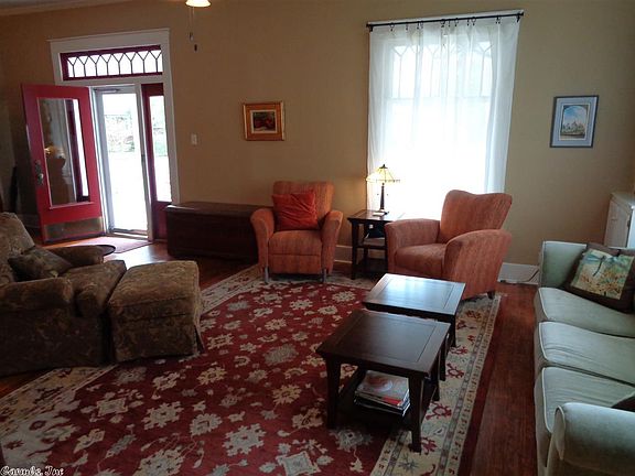 5th image of 304 Hardin St