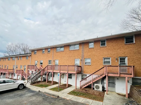 2 Bedroom, 1 Bath Apartment