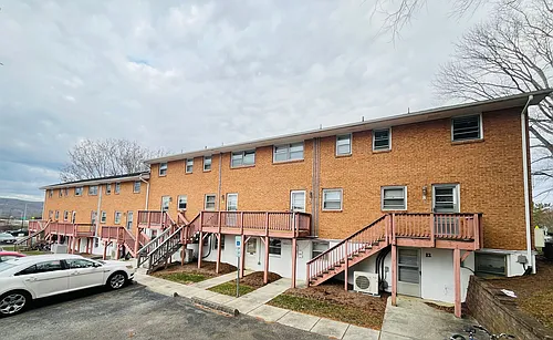 1407 Toms Creek Rd Photo 1
