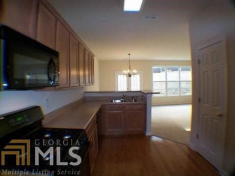 4th image of 217 Cavendar Way