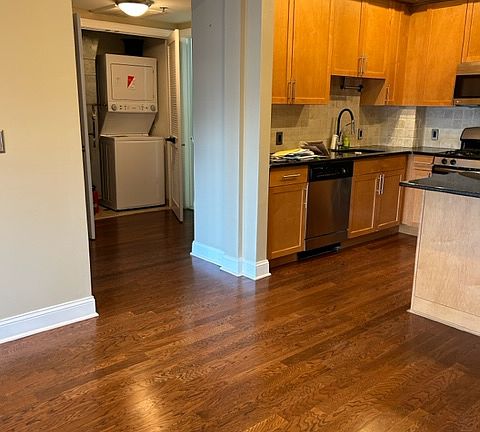 3rd image of 500 Anderson Ave