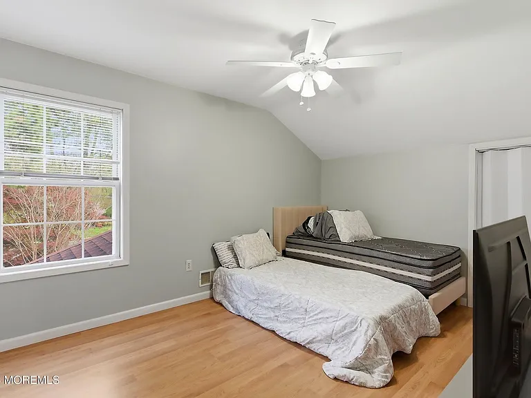 406 Burke Rd — Photo 18