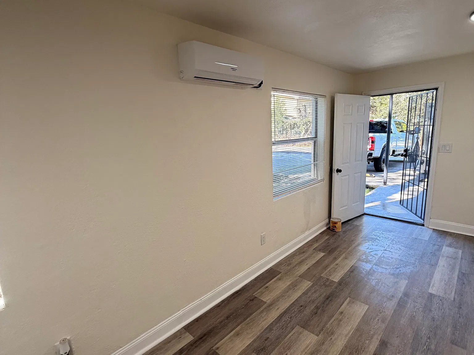 2 bed, 700 sqft, $950 — Photo 3