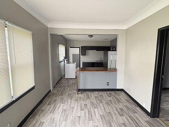 3rd image of 1637 Vance St