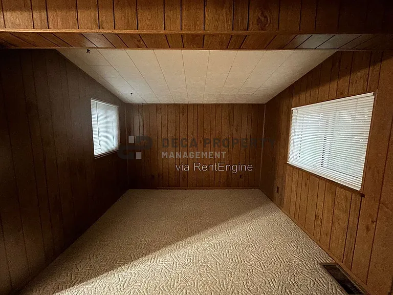 6405 Kingsway Dr — Photo 3