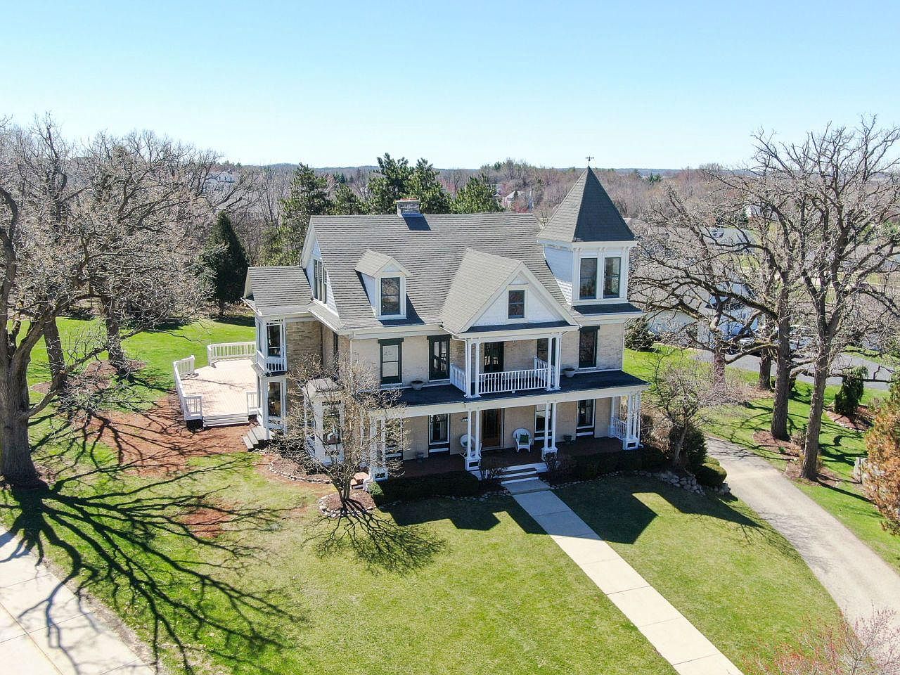 344 Pickett Ct, Burlington, WI 53105 Zillow