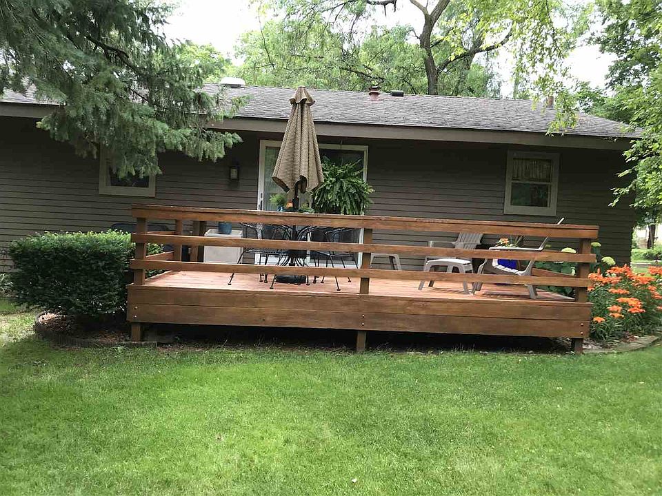 2nd image of 708 3rd St NE