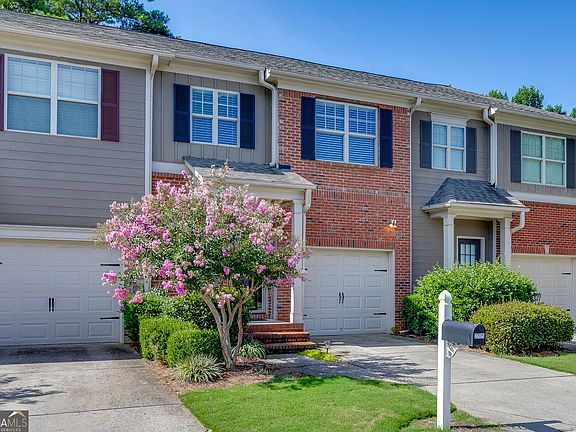 3rd image of 2725 Maple Park Pl