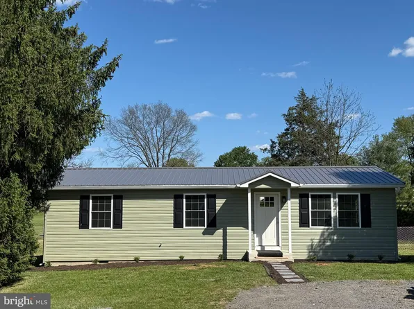 266 Big Spring Dr, Kearneysville, WV 25430