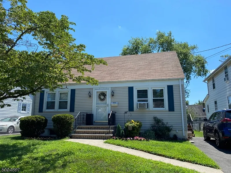 812 Huff Ave photo 1