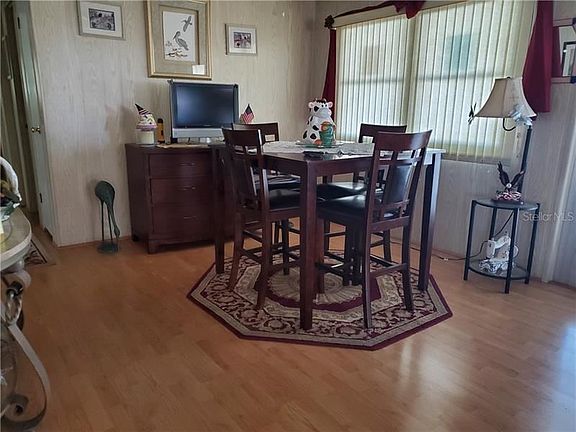 4th image of 418 Trento Dr