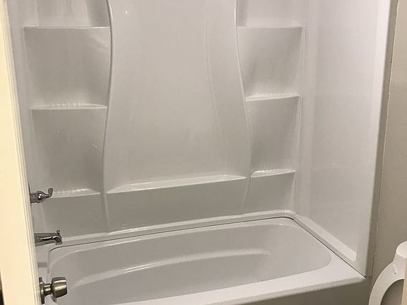 2nd image of 1211 N Leverett Ave APT 33