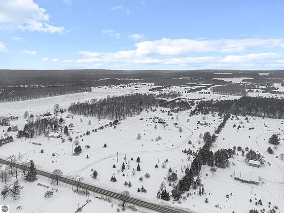5th image of 7066 Misty Ln