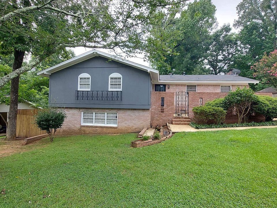 1st image of 2623 Colonial Dr NE