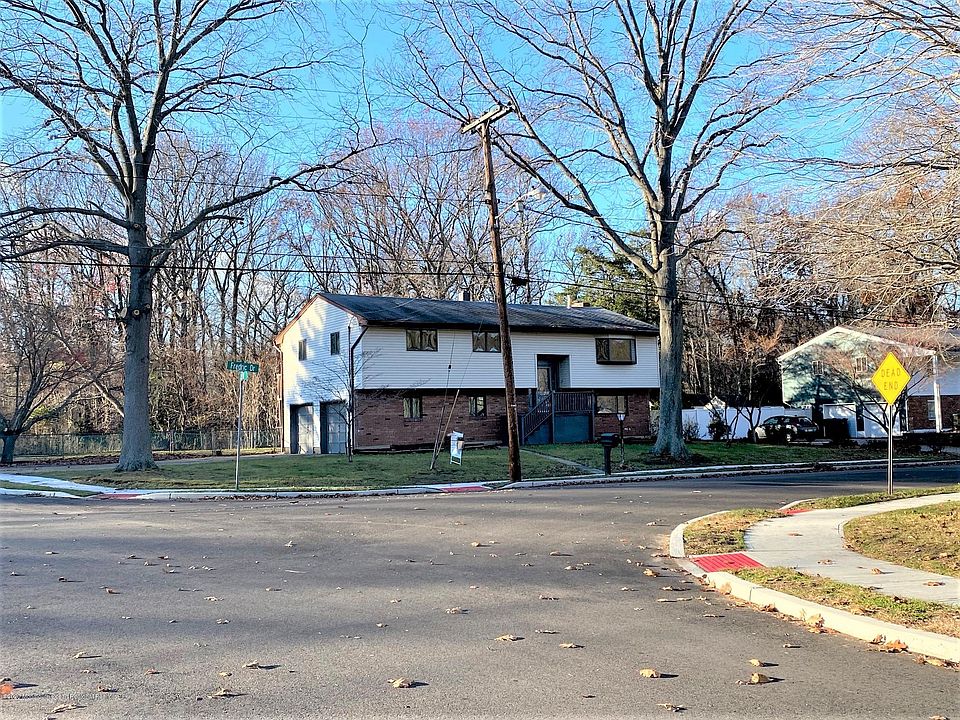 1st image of 46 Fredric Dr