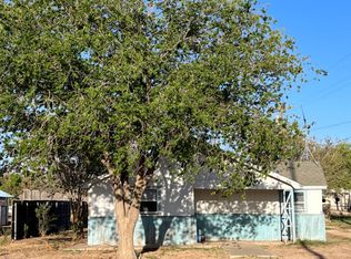 1005 Avenue K, Plains, TX 79355