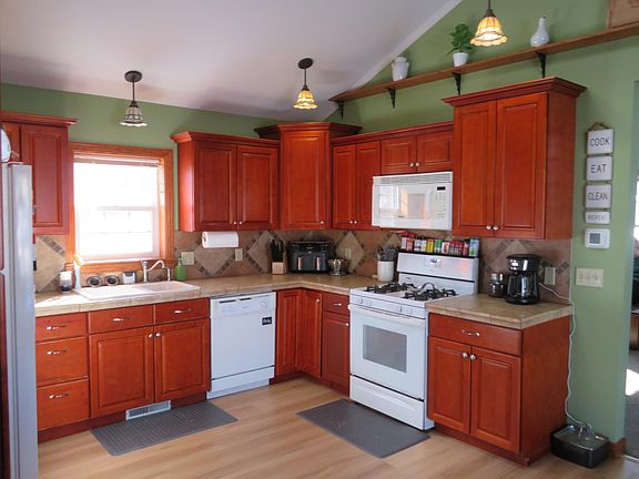 5th image of 615 Chippewa St