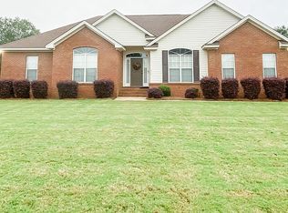 224 McRae Rd, Deatsville, AL 36022