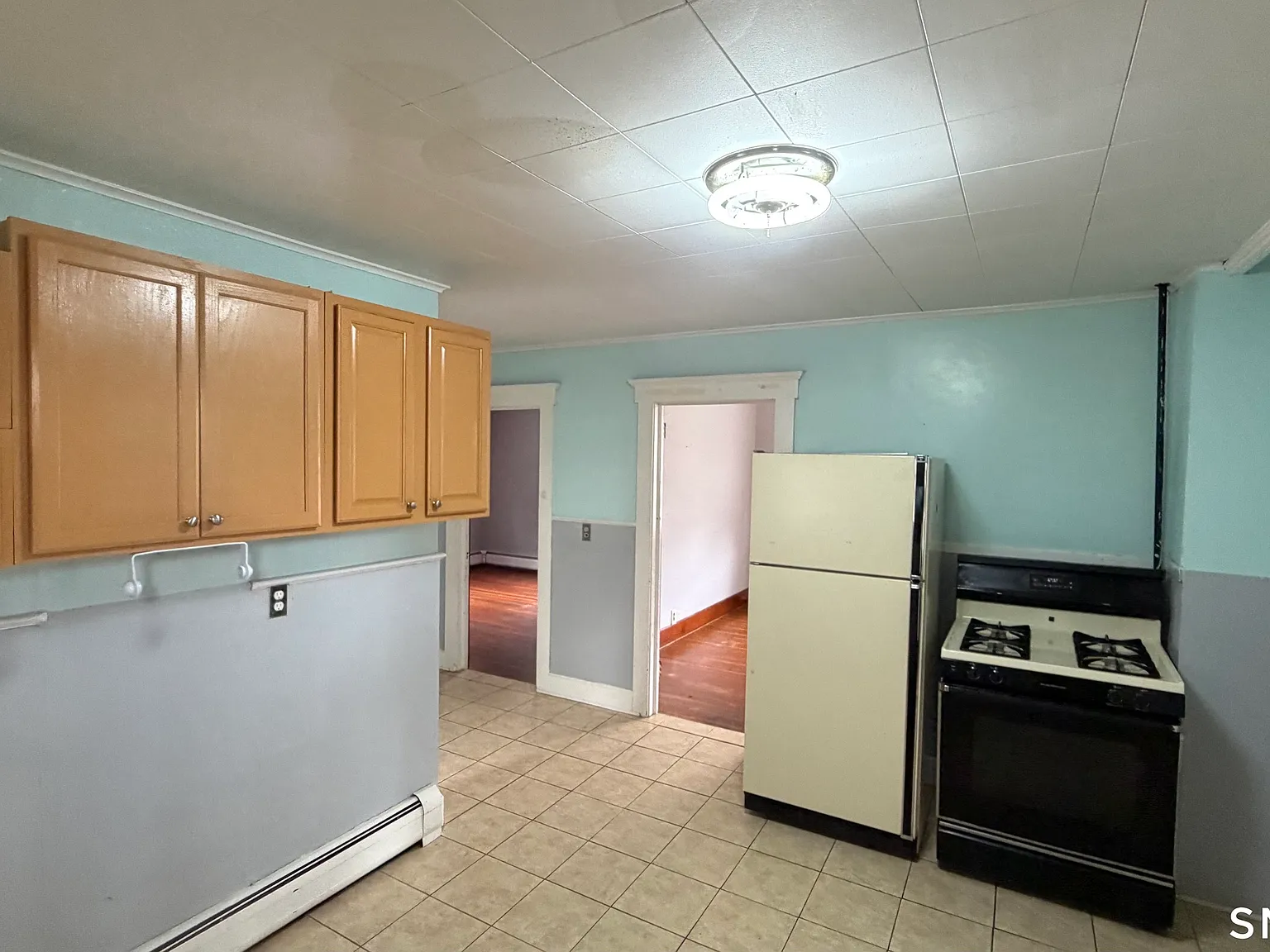 2 bed, 1.0 bath, 988 sqft, $1,700 — Photo 3