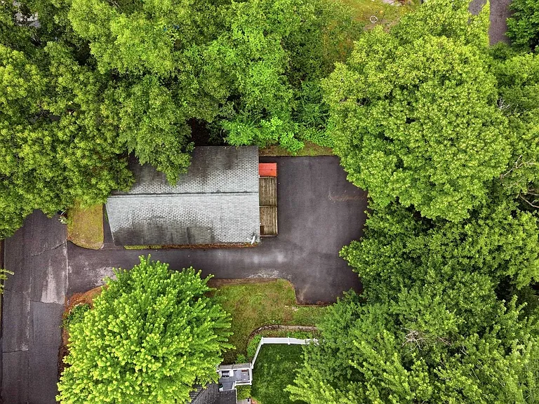 33 Elwood Ave #B — Photo 9