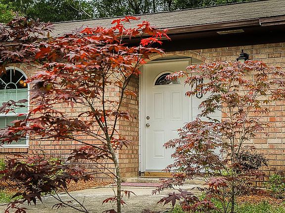 3rd image of 1031 Lake Dr