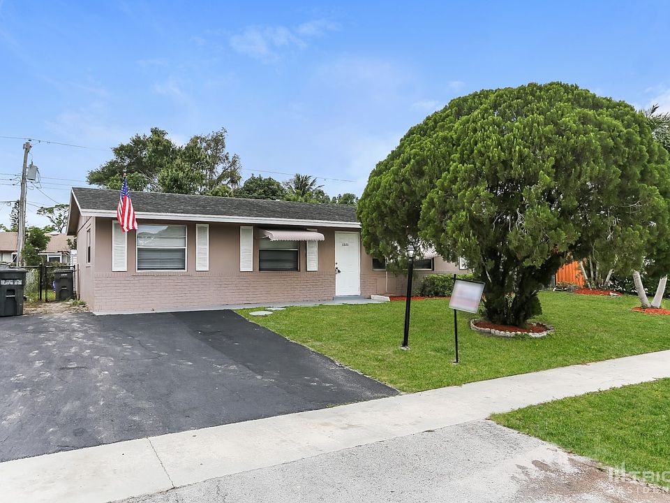 1st image of 1321 Meadowbrook Dr