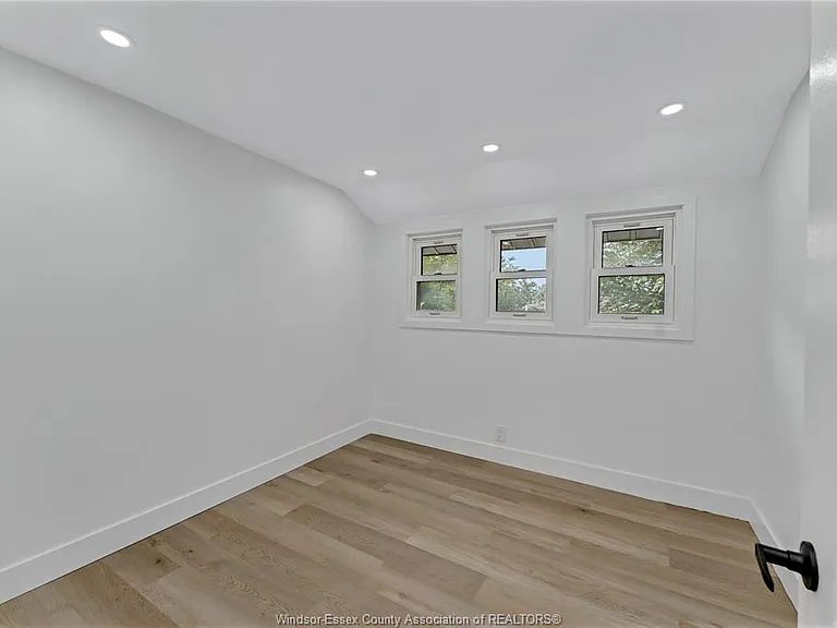 1245 Giles Blvd E — Photo 18