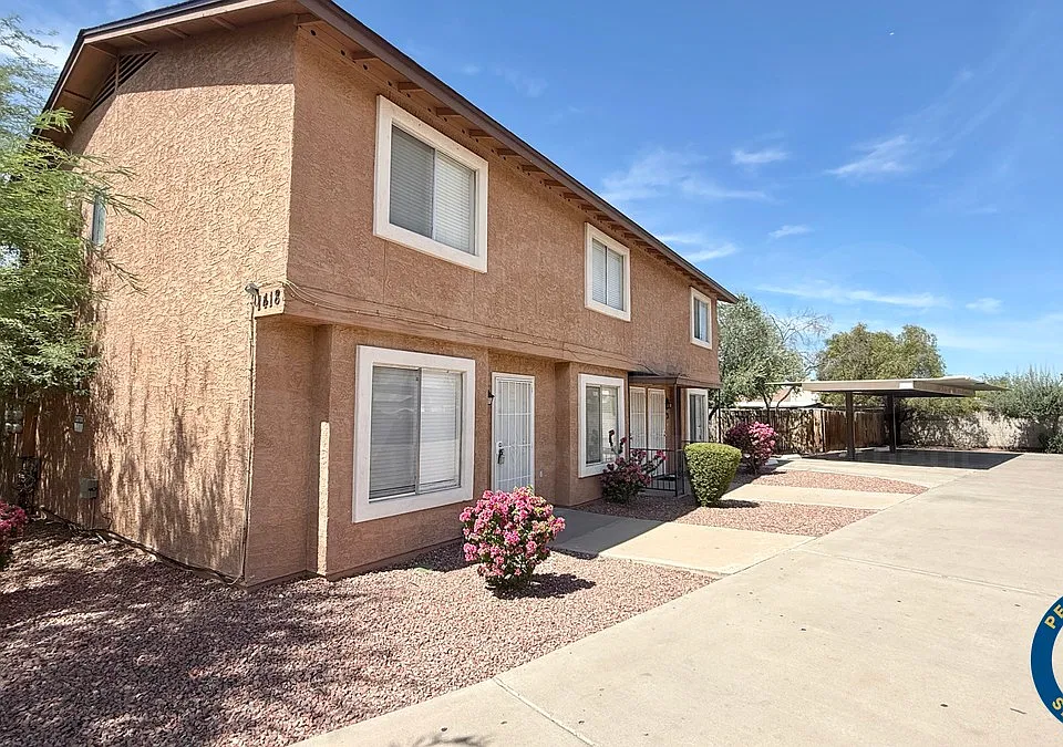 1418 E Knoll Cir #1