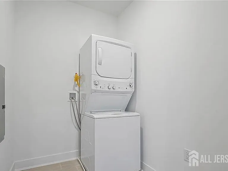 28310 Radford Ct — Photo 13
