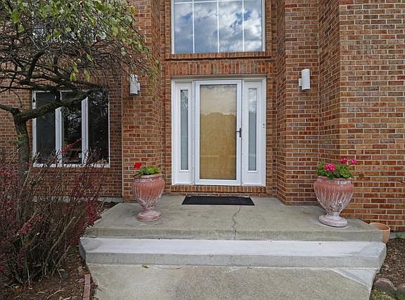 3rd image of 1420 Minard Ln