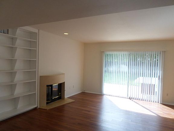 4th image of 23300 Mariano St