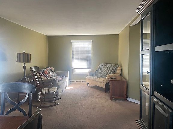 2nd image of 13 Ebony Ct