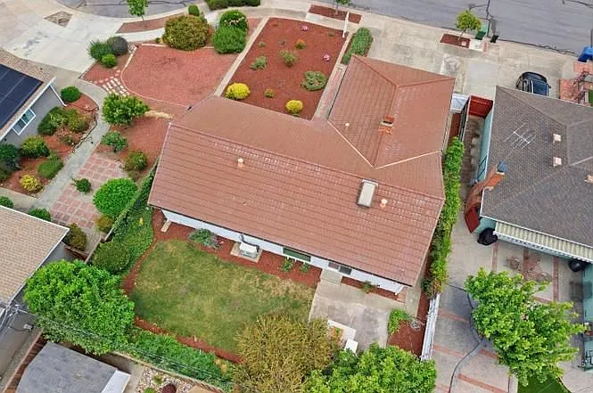 399 Castro Ct — Photo 18