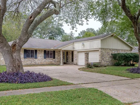 16239 Brookford Dr, Houston, TX 77059