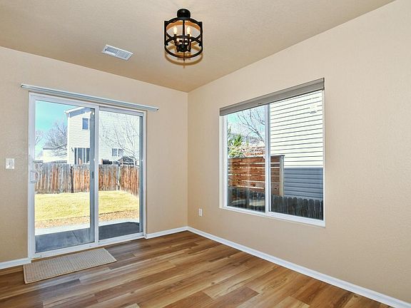 5th image of 3445 Meadowlark Ave