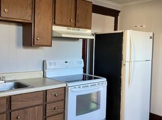40 Pratt St #2, Winsted, CT 06098