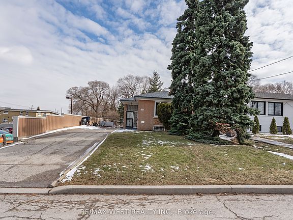 3rd image of 101 Barrymore Rd