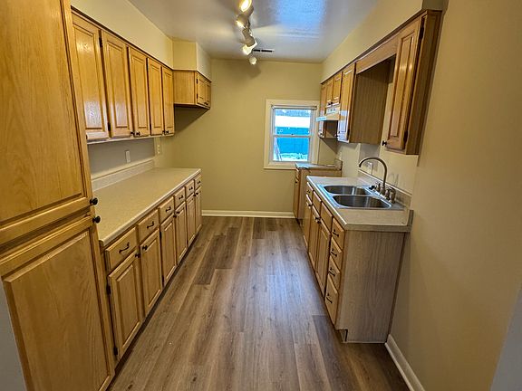 4th image of 5104 Oakmont Dr