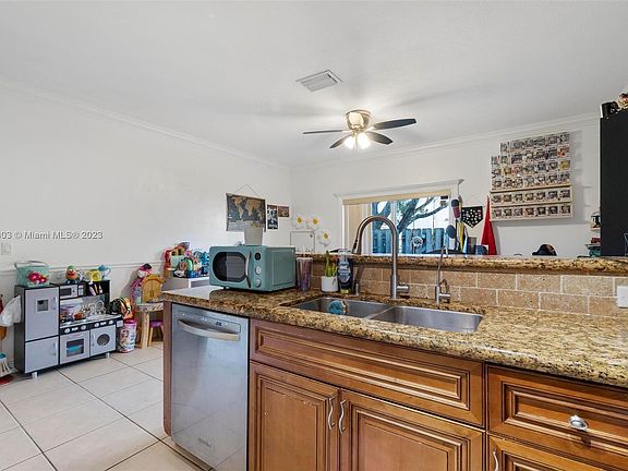 5th image of 2221 SE 23rd Ave #2221