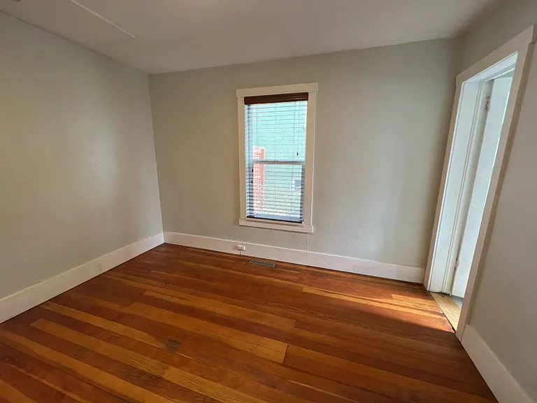 5044 N Lincoln St — Photo 9