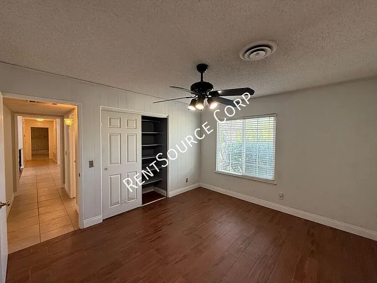 2522 Marcella St — Photo 12