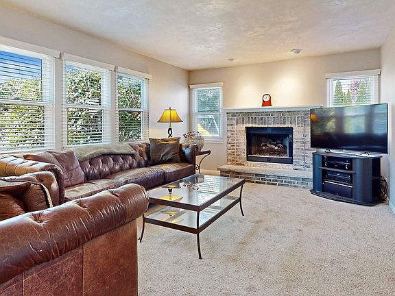 5th image of 2327 Cheshire Dr