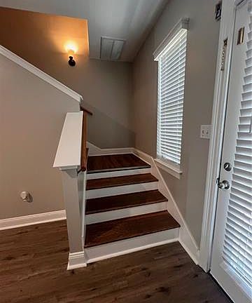 5th image of 590 Lotus Dr N APT 3