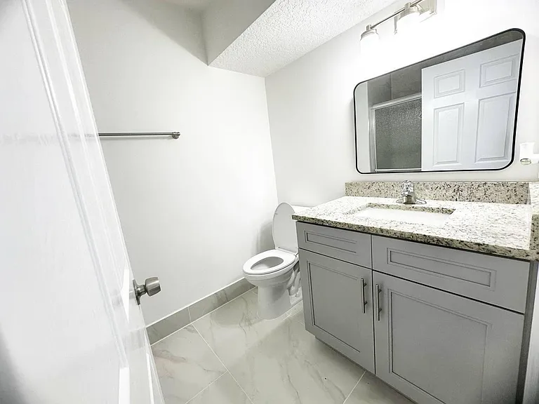 1033 Goldenrod Rd — Photo 5