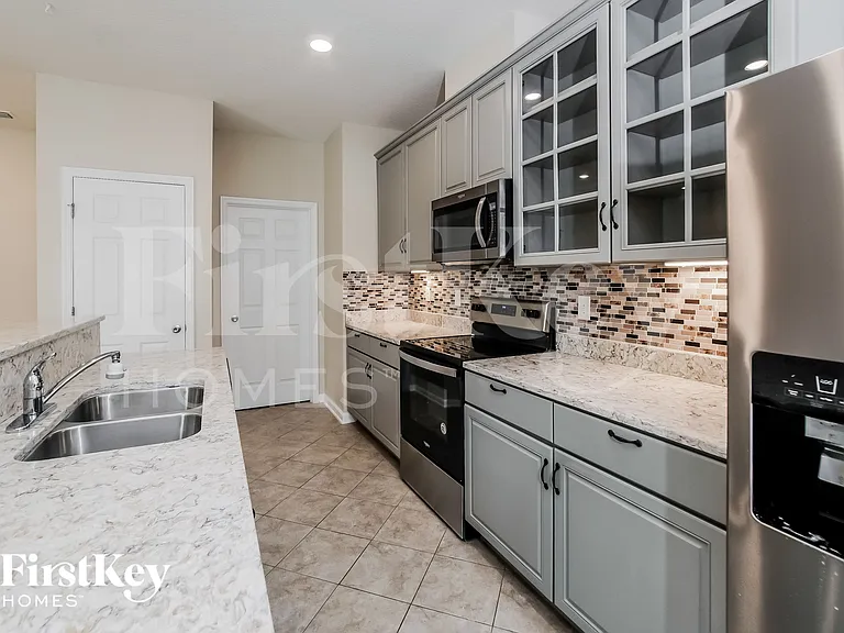 9787 Bridgeway Ave — Photo 5