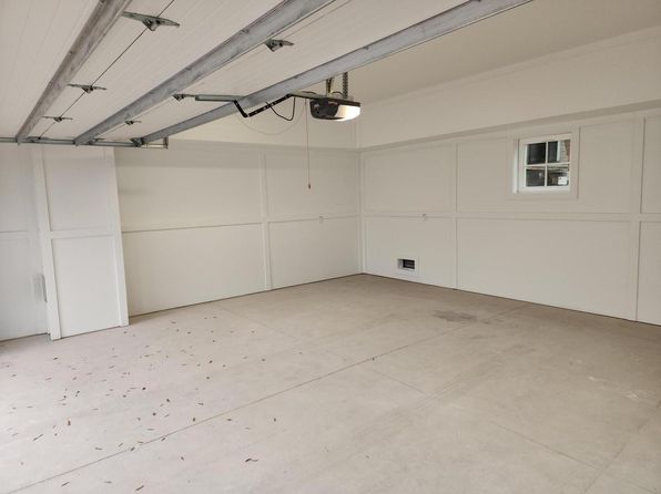 charleston-south-carolina-441873892 picture