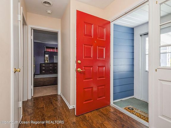 2nd image of 14 Bahamia Dr